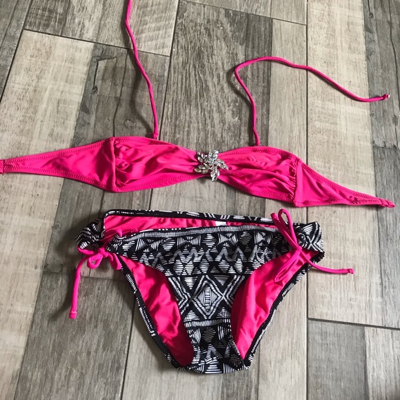 Hot Pink & Black Bikini Set - Picture 1 of 4